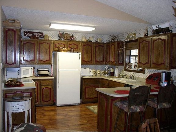2nd image of 104 Mountain Oaks Ct