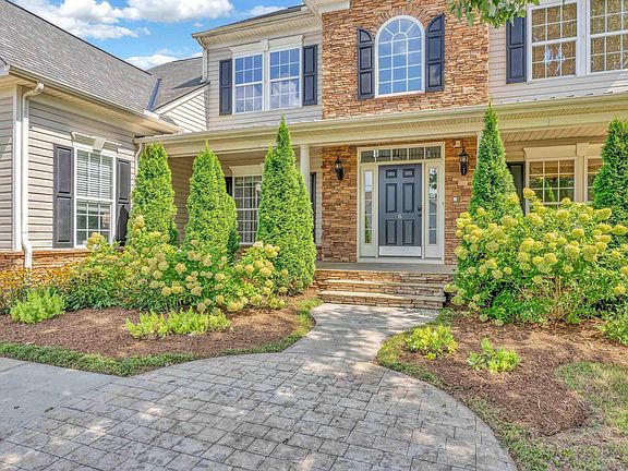 2nd image of 6 Stonebury Dr