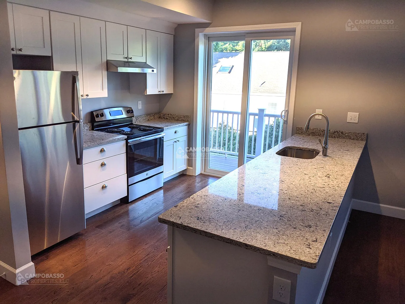 2 bed, 885 sqft, $3,100 — Photo 2