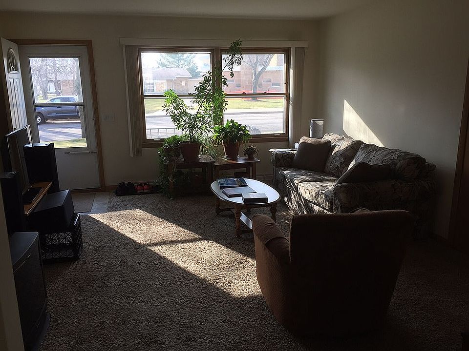 2nd image of 5102 Schofield St