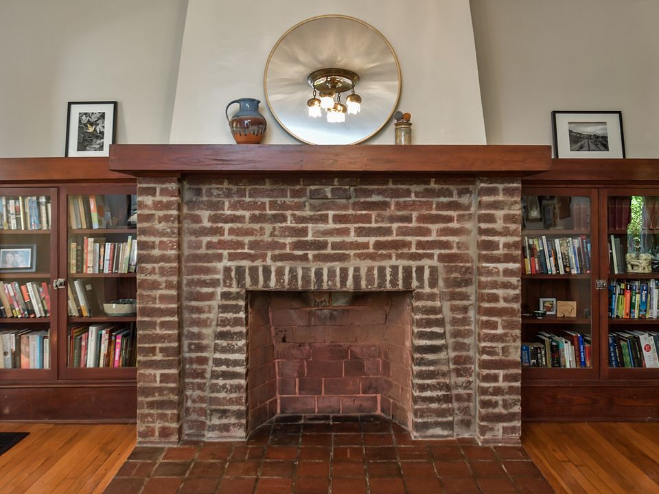 2nd image of 649 Delmar Ave SE