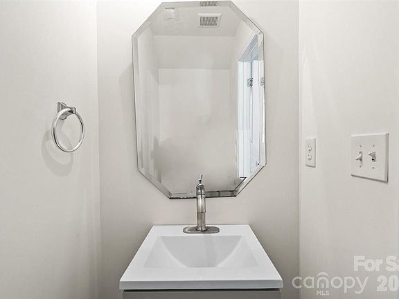 4th image of 3119 Decapolis Dr