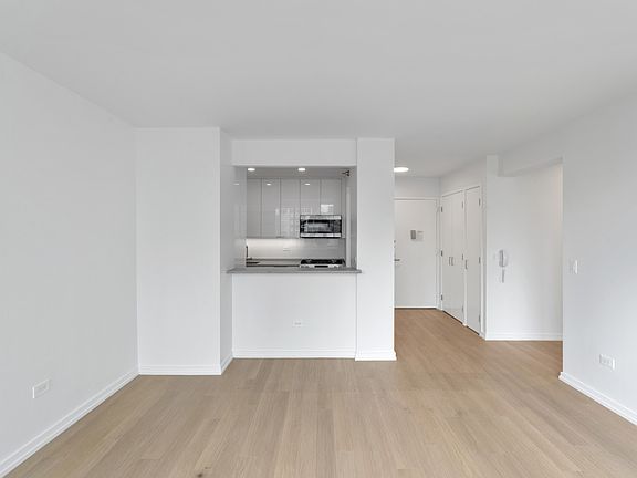 4th image of 75 W End Ave APT P16d