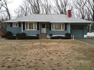 558 Prospect St, Chicopee, MA 01020