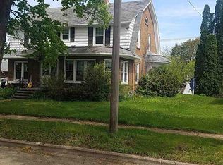 405 E Cook St, New London, WI 54961