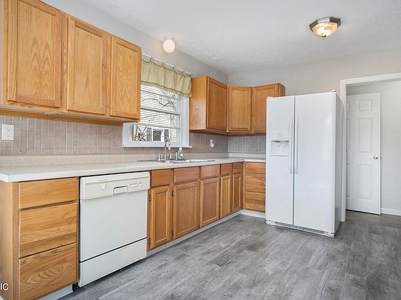 3rd image of 383 W Norton Ave