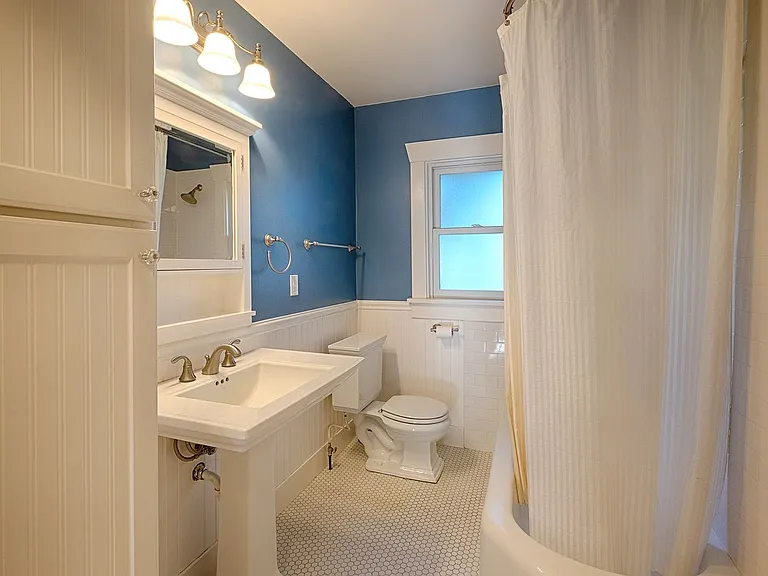 3417 42nd Ave SW — Photo 5