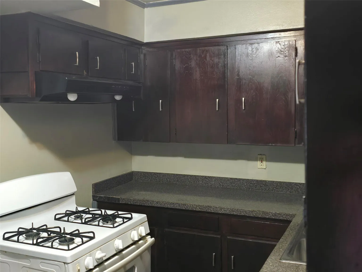 4 bed, 1.5 bath, 1604 sqft, $1,695 — Photo 4