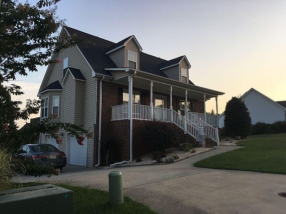 2nd image of 860 Trillium Ln
