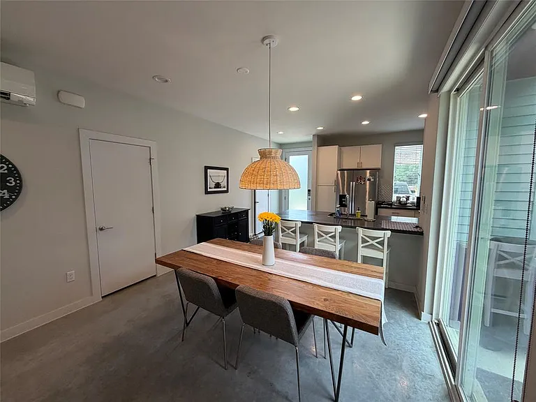 3612 Clary Way — Photo 7