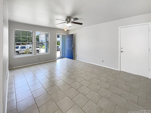 3rd image of 1707 DESERT WILLOW