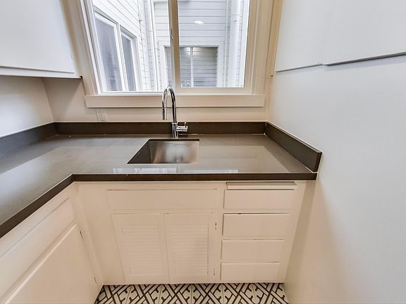 2nd image of 415 Euclid Ave APT 4