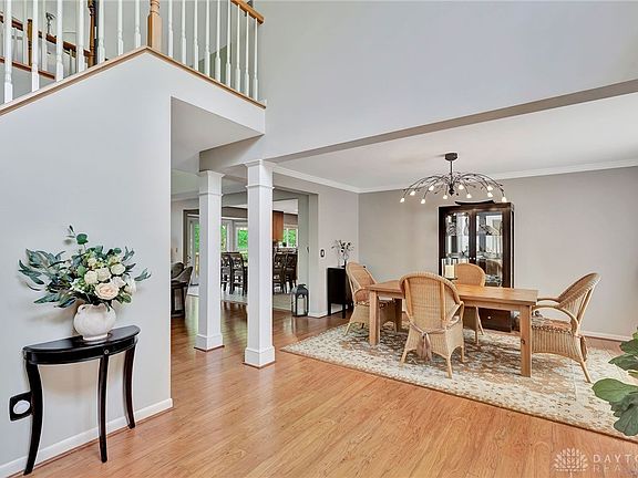 3rd image of 124 Silver Fox Ct