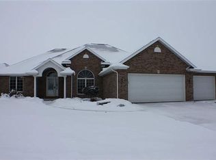 265 Paddy Ct, Wrightstown, WI 54180