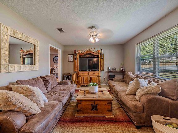 5th image of 5913 La Mirado Dr
