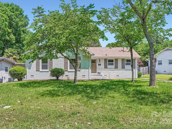 1515 Edgewater Dr, Charlotte, NC 28210