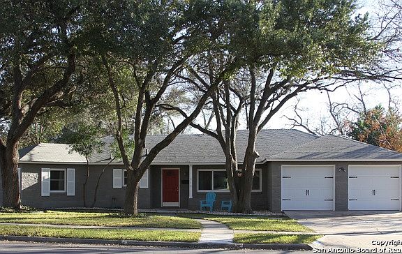 2nd image of 210 Maplewood Ln