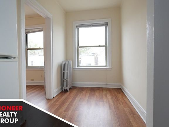 5th image of 2536 N Sawyer Ave #2536313