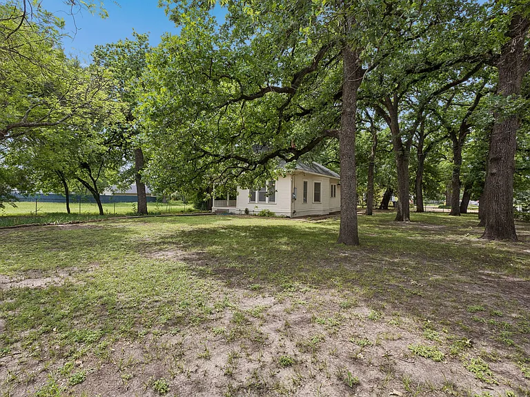 7923 Mohawk Dr — Photo 45