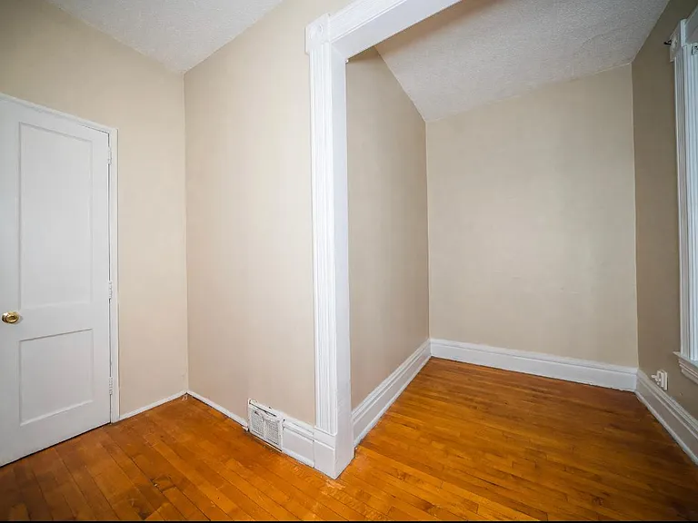 701 Bedford St #2 — Photo 2