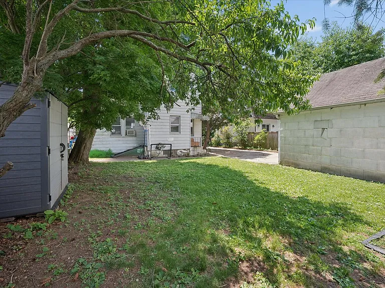 31 Armourvilla Ave — Photo 19