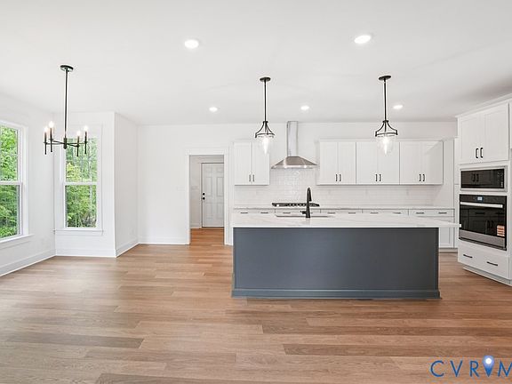 2nd image of 10569 Continental Rd