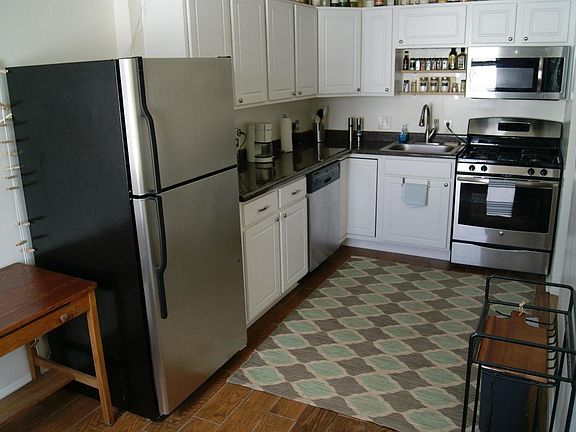 5th image of 1316 Morten St