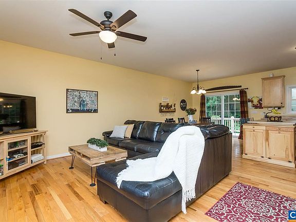 5th image of 209 Westwood Dr