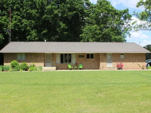 1695 S 350 E, Knox, IN 46534