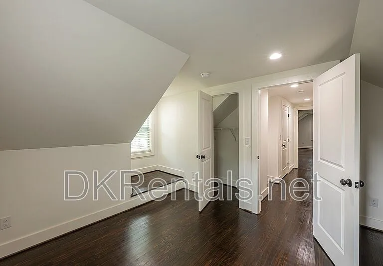 737 Helen St NW — Photo 30
