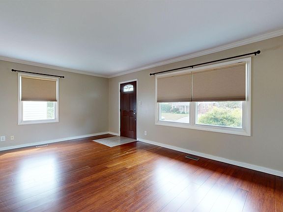 5th image of 921 N Kelsey Ave