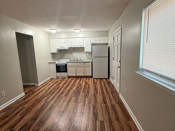 4th image of 3700 Cherryton Dr #26