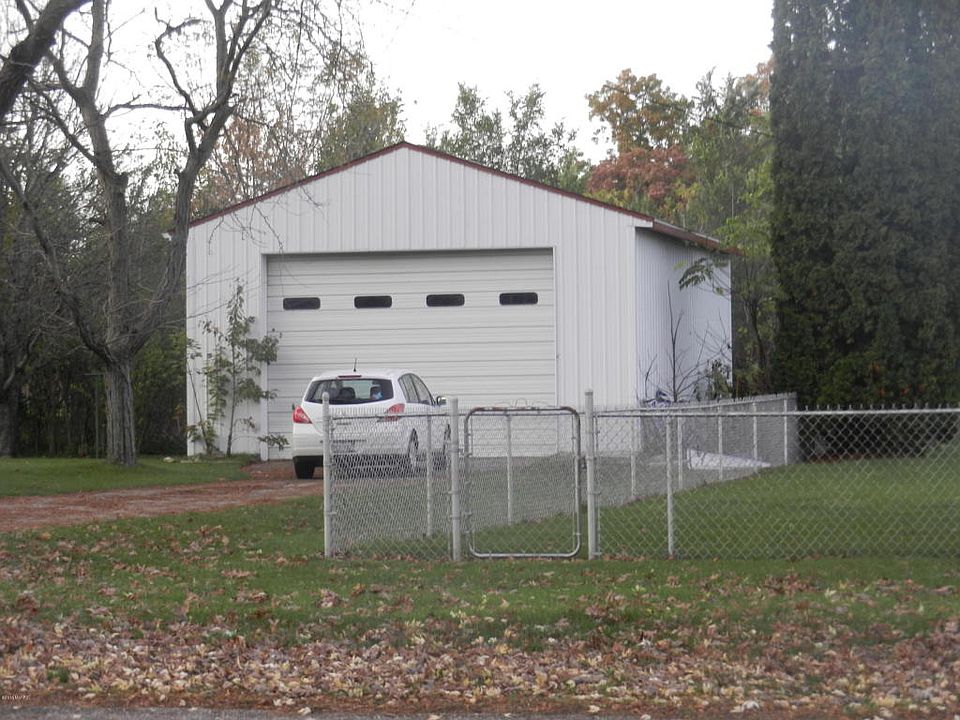 2nd image of 7981 Pennfield Rd