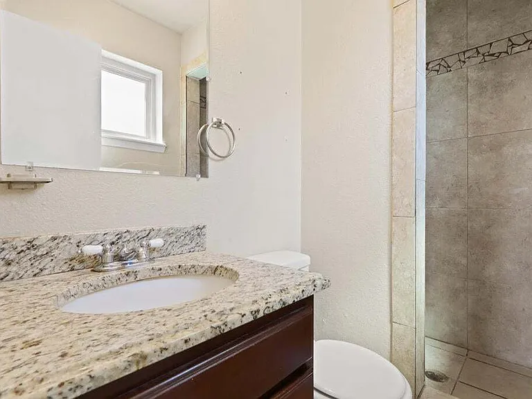 304 Carnival Dr — Photo 20