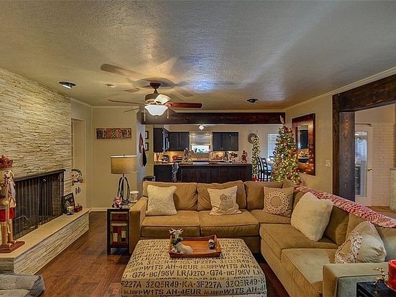 4th image of 417 Merkle Dr