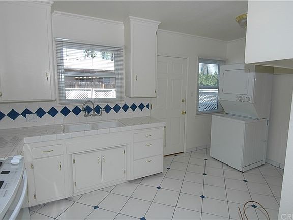 4th image of 16047 Gault St