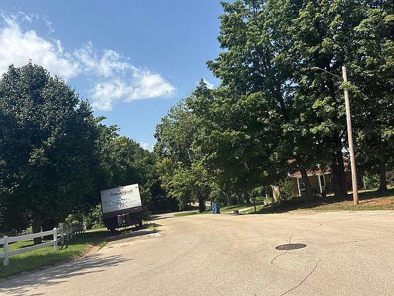 4th image of 317 Cedar Dr
