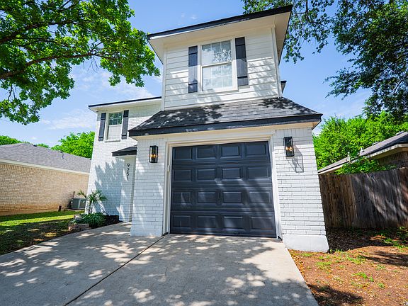 3rd image of 9251 ENCINO VLG