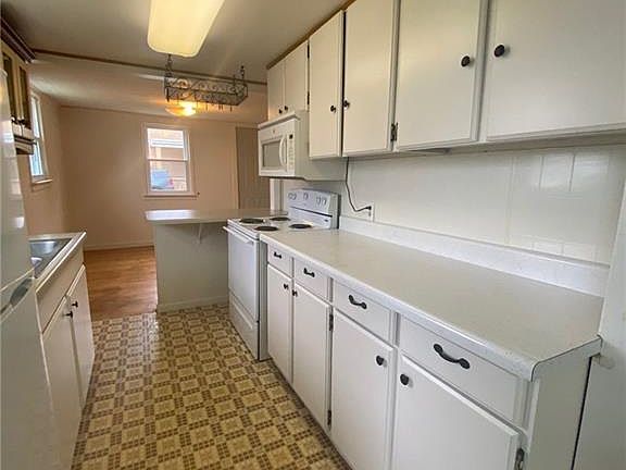 4th image of 235 E Louisiana St