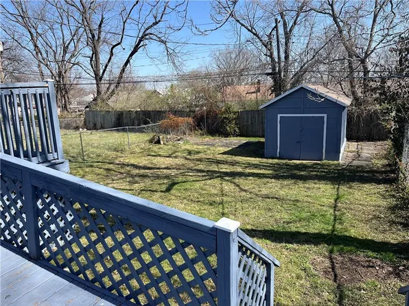 5113 S Benton Ave, Kansas City, MO 64130