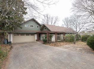 2369 N Yorkwood Dr, Fayetteville, AR 72703