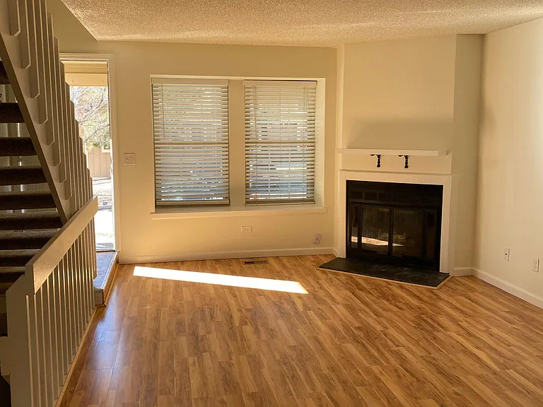6811 Ravencrest Dr — Photo 5