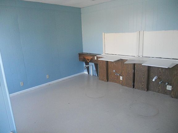 2nd image of 207 W Pearl St