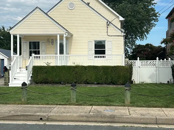107 Bayside Dr, Baltimore, MD 21222