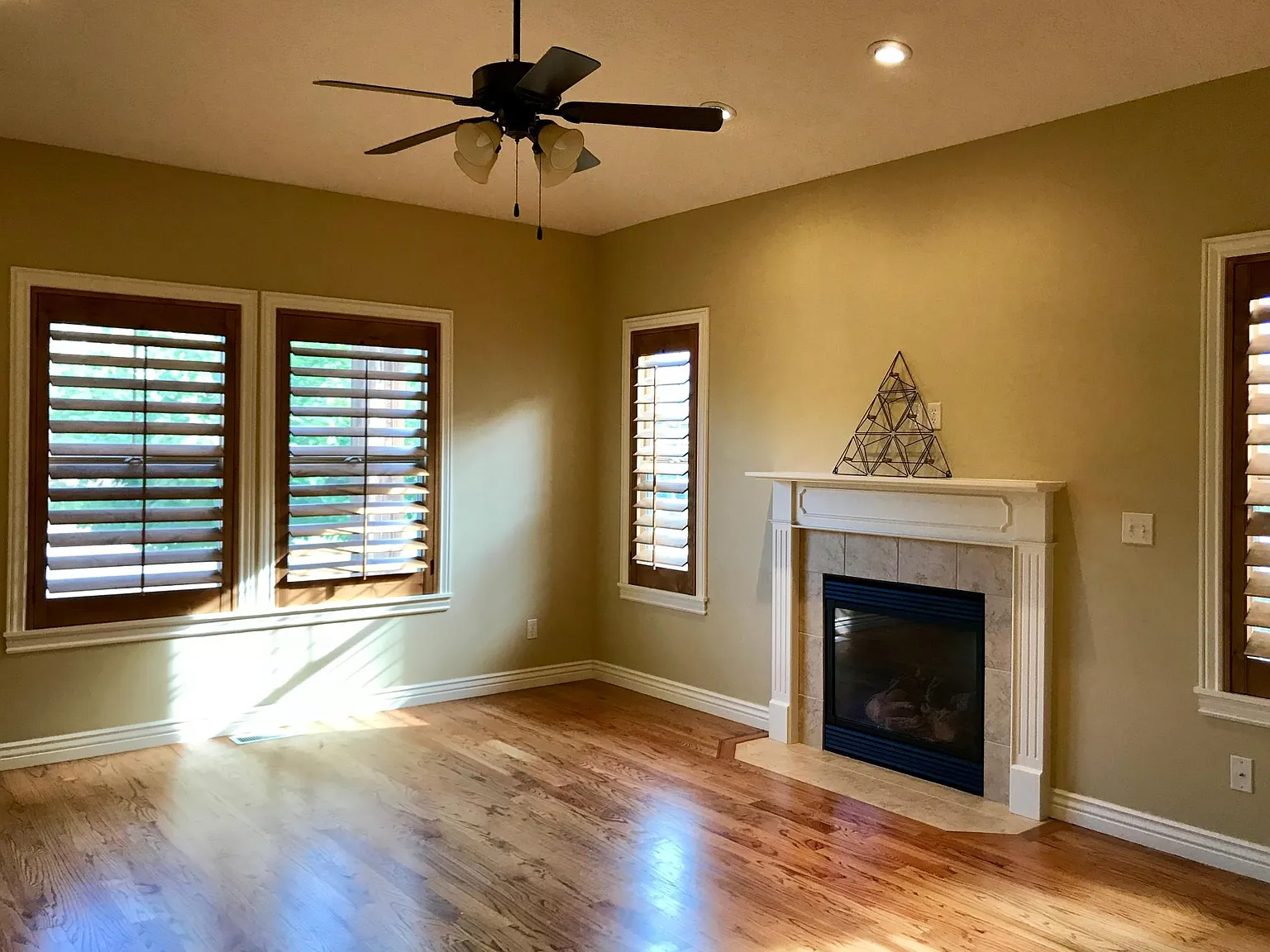 3 bed, 3.5 bath, 2183 sqft, $3,000 — Photo 3