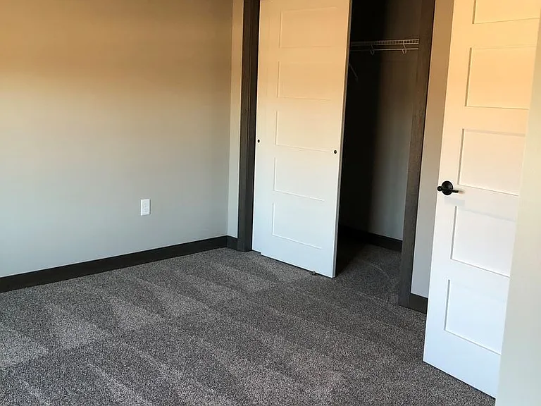 Depot Building D Luxury Rentals — Photo 28