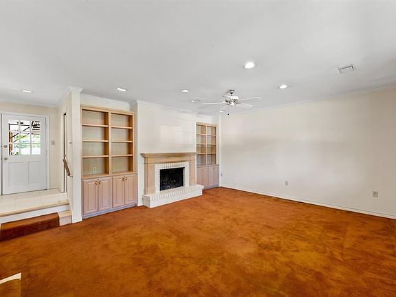 4th image of 9003 Leaside Dr