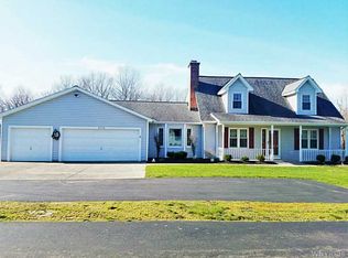 3356 Angle Rd, Orchard Park, NY 14127