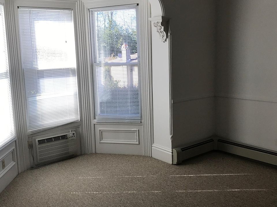 2nd image of 93 Neperan Rd
