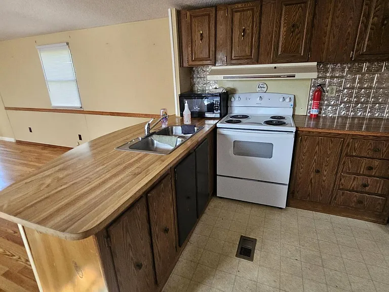 302 Chapel St #302 — Photo 3